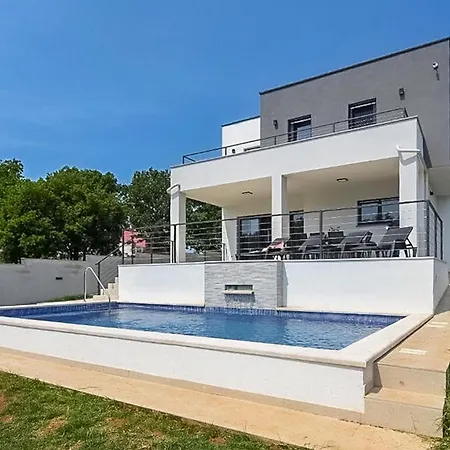 Villa Tara *